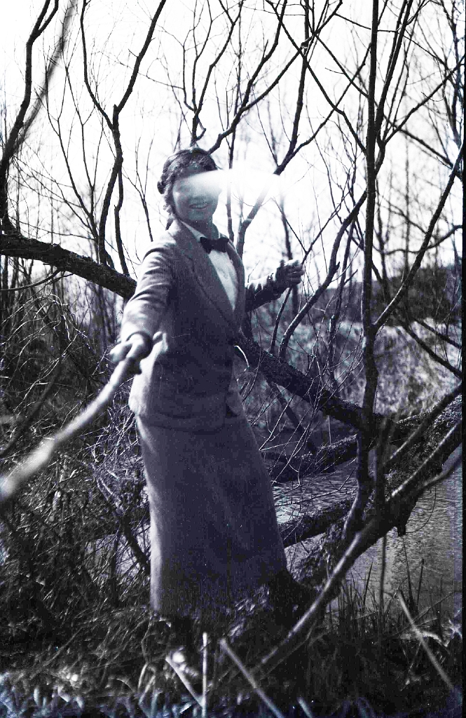 1900-1907 ca CHRISSY CROIL (m. Vlasto) PHOTOGRAPHS OF CROIL AND MITCHELL FAMILY Unidentified woman In or near Milwaukee or the St Lawrence River near Montreal 02.pg.jpg